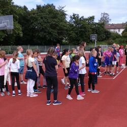 Viel los im Waidesgrundstadion