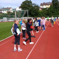 Anstellen für den Weitsprung